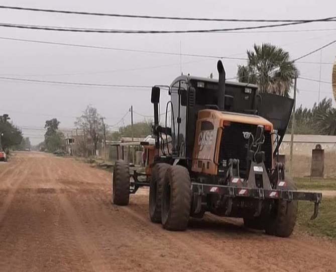 Avanzan los trabajos de relleno y compactación en calles de la ciudad