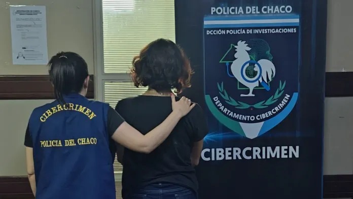 Está acusada de estafar a sus propios compañeros