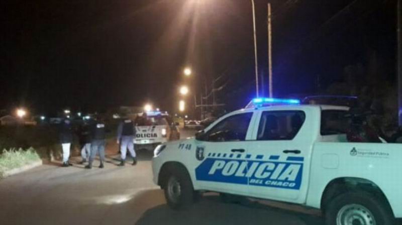 Cruzaba caminando la esquina y fue baleado por dos motochorros