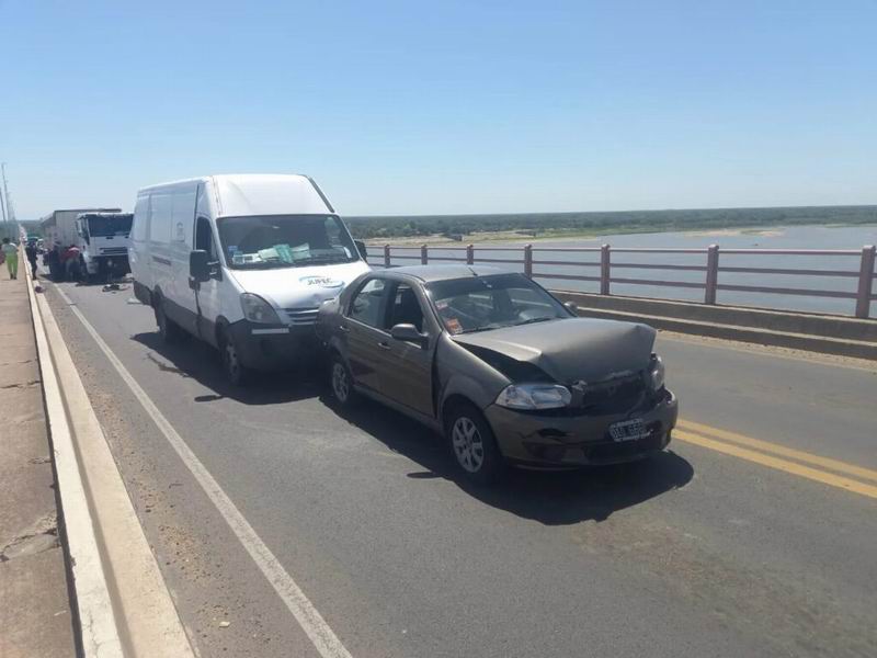 Un herido en un choque en cadena en el puente interprovincial
