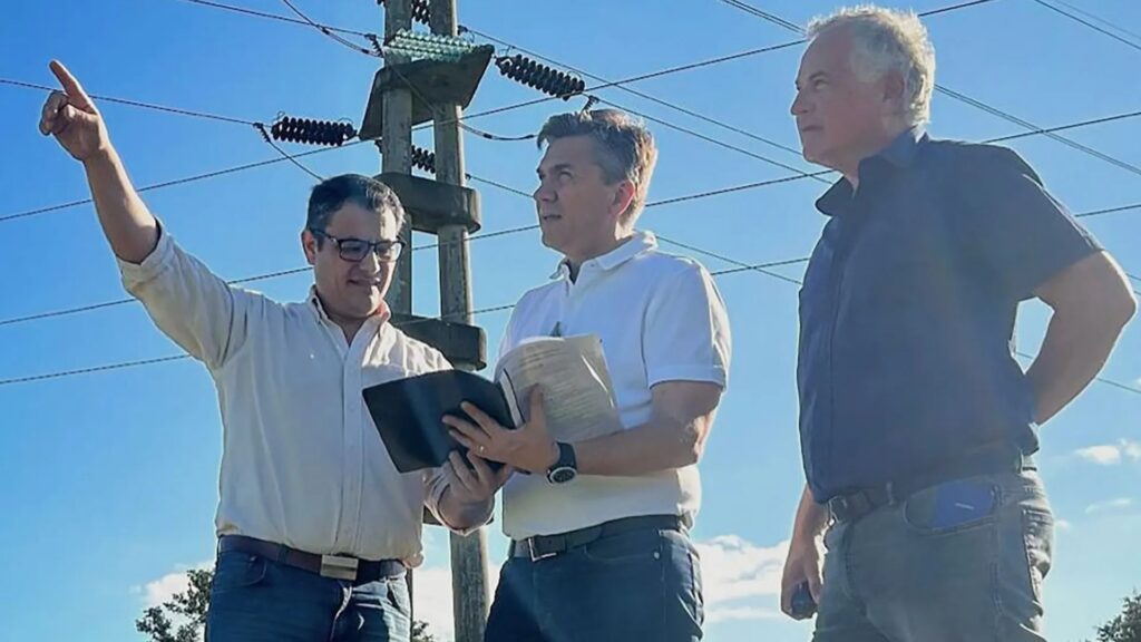 El gobierno completará la obra de la línea de alta tensión Puerto Bastiani-Puerto Vilelas