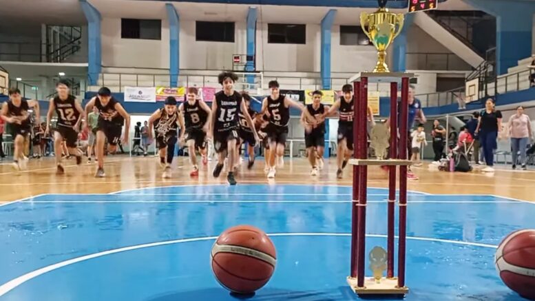 Libertad de Castelli festejó en el asociativo de básquet U15