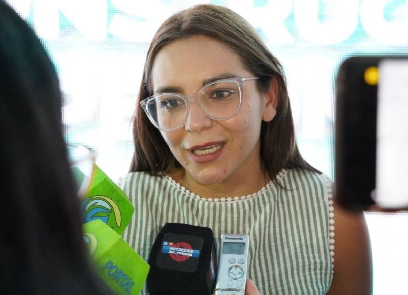 Magda Ayala anunció bono navideño y refrigerio para municipales de Barranqueras