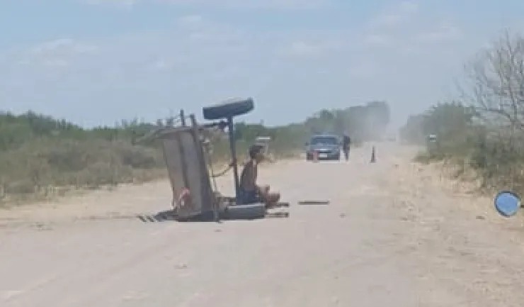 Murió un menor de edad tras caer del carro que ocupaba