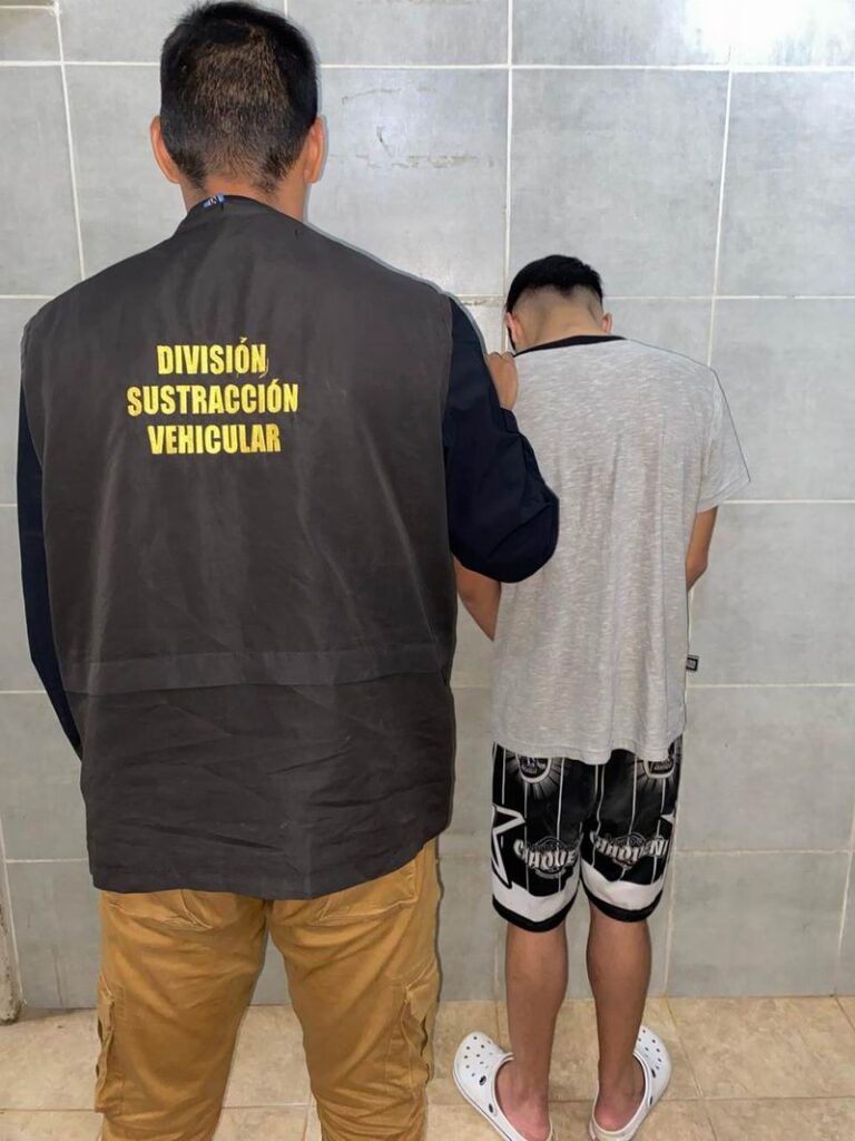 Robaron a un policía, pero uno de ellos ya está libre