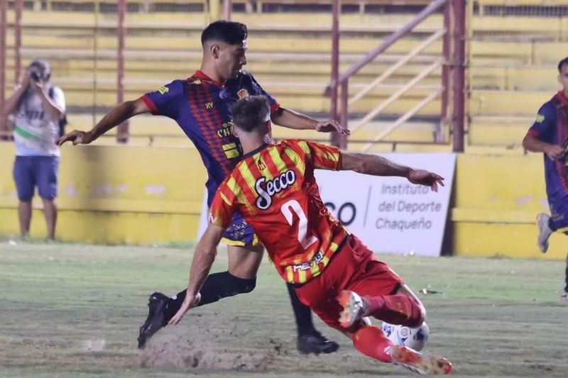Sarmiento empezó con el pie derecho y venció a Boca Unidos por 2-1