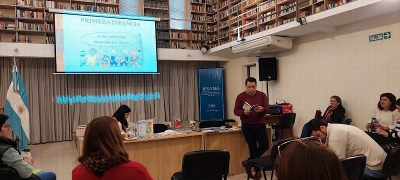 «Todo el mundo lee, pero se lee poca literatura», advirtió Yaniselli