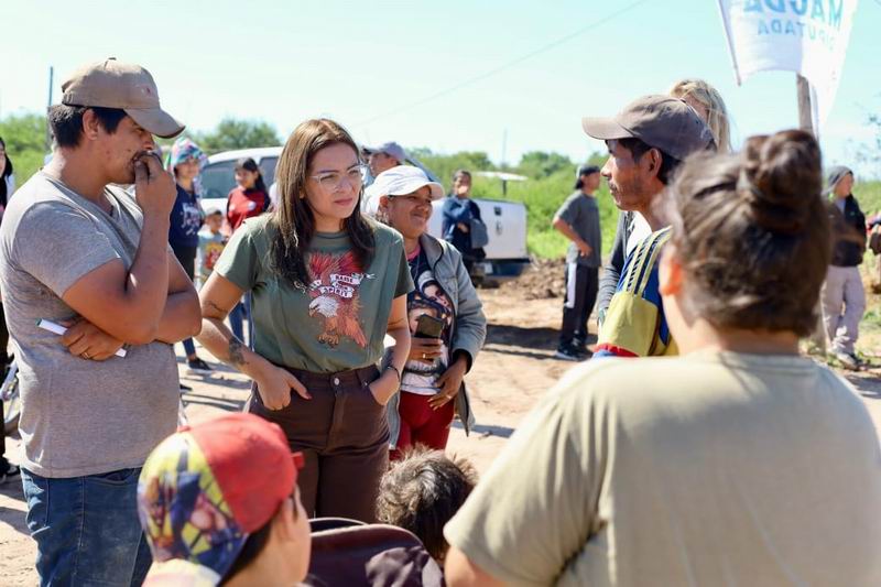 Magda Ayala se reunió con ladrilleros y vecinos en Sáenz Peña