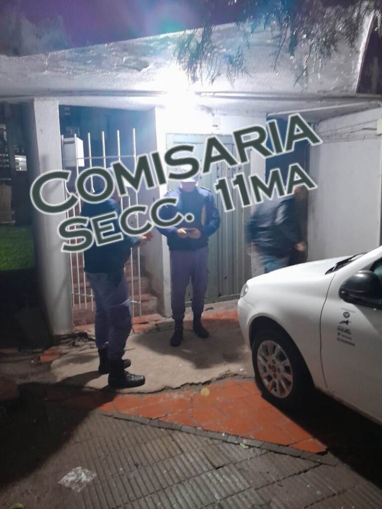 Quiso cerrar la llave de paso, resbaló y murió