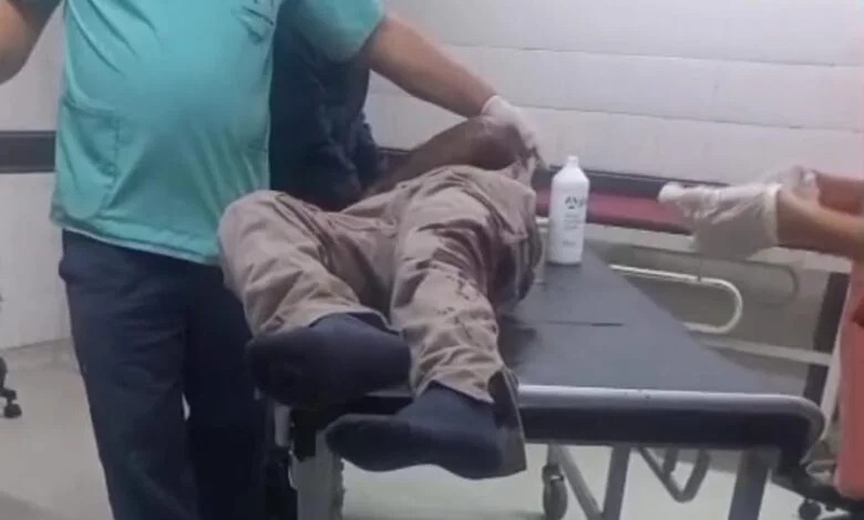A machetazos y piedras hirió a dos policías