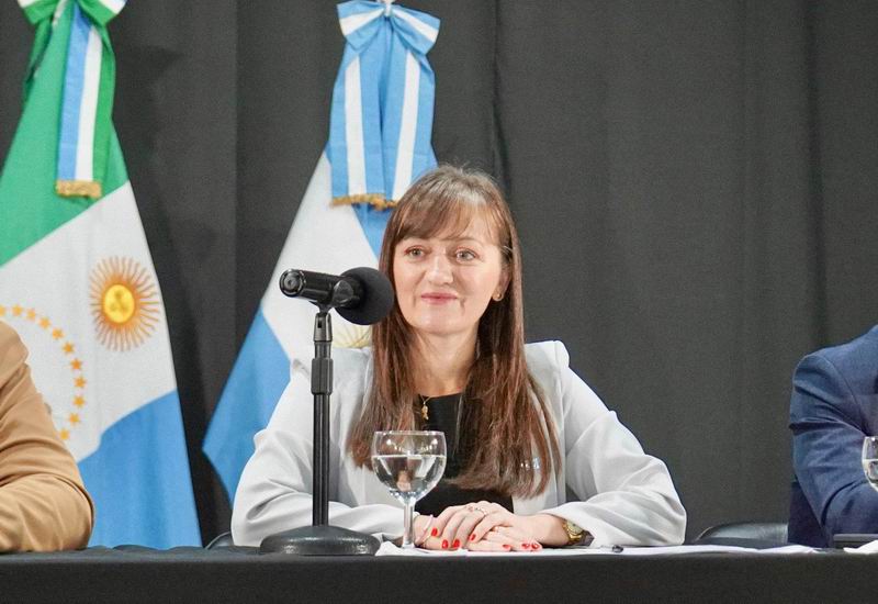 Schneider encabezó la apertura del Curso Construyendo Fortalezas