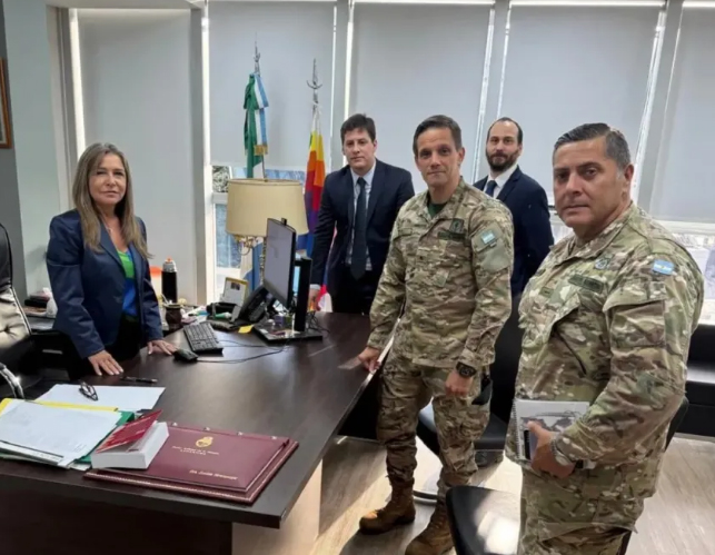 Niremperger se reunió con el Ejército para organizar la logística