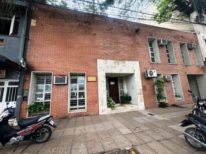 Desde prisión, seguía molestando a su expareja