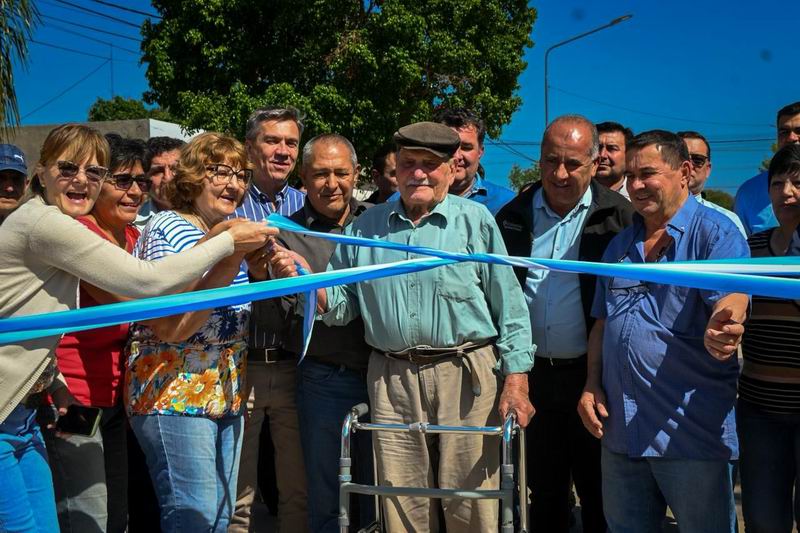Zdero inauguró nuevas cuadras de pavimento en Las Breñas