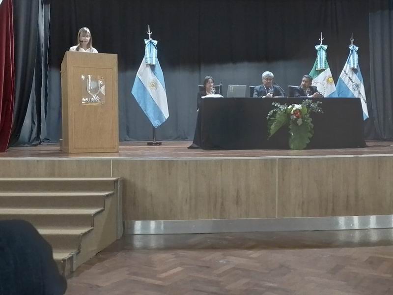 Elena Oliveras recibió el doctorado honoris causa de la Unne