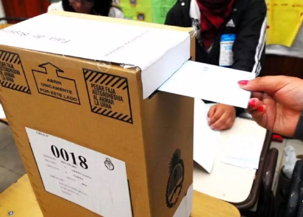 Abrieron las urnas: comenzó la jornada electoral en todo el país