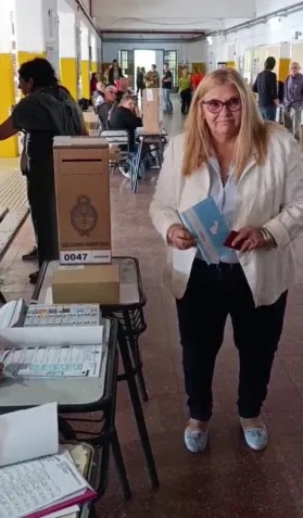 Carmen Delgado votó: “Hoy es el día de cada ciudadano para opinar sobre lo que vivió y lo que ve”