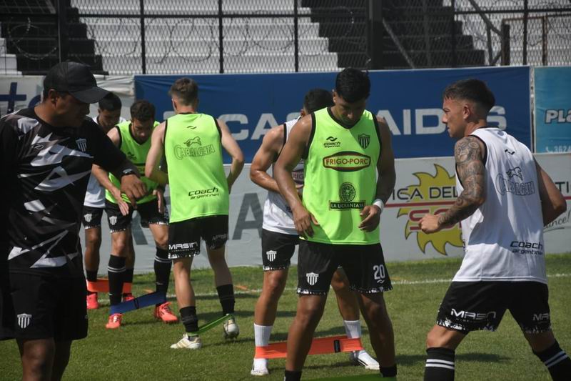 For Ever piensa en el armado del equipo para enfrentar a Atlanta