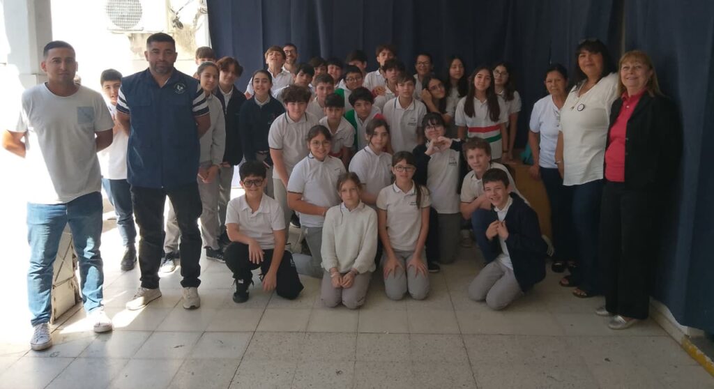 Ciber  – Delitos: Policía provincial capacitó a alumnos del AMICI sobre prevención de ataques y abusos en las redes sociales