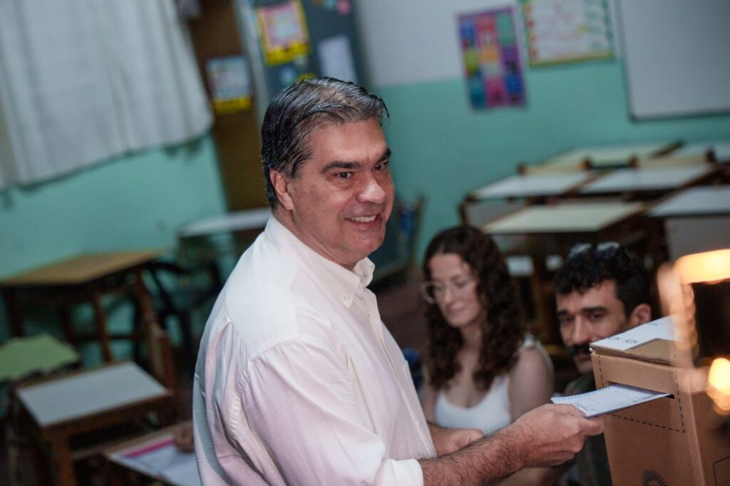 Votó Capitanich: “Esperamos una jornada cívica ejemplar en la que la ciudadanía exprese su voluntad”