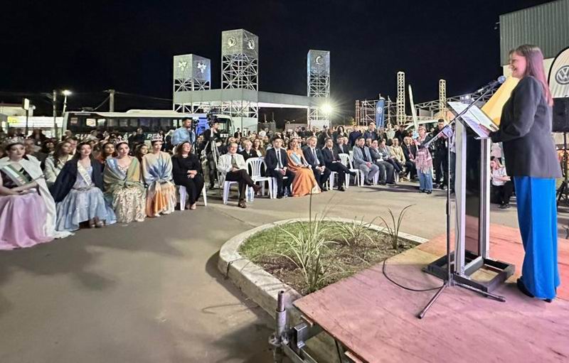 Schneider acompañó la apertura de la Fiesta Nacional del Algodón 2025