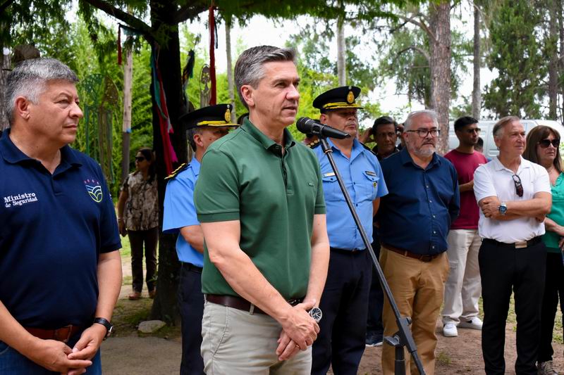 El gobernador entregó un patrullero 0km para la zona rural de Barranqueras