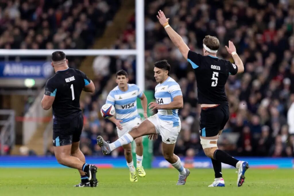 Los Pumas cayeron ante Inglaterra en Twickenham y cerraron la gira con derrota