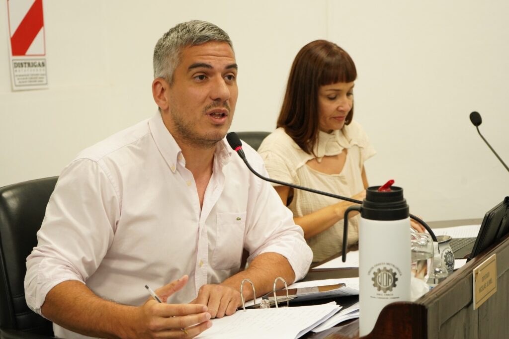 Slimelel: «El oficialismo aprobó un ajuste brutal con la ayuda de dos legisladores»