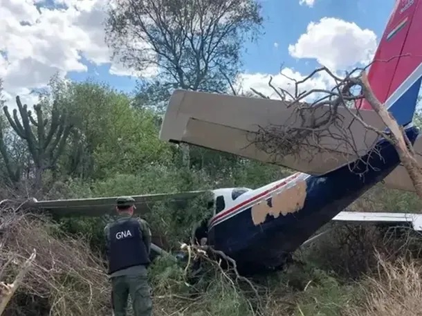 Cayó una avioneta con 140 kilos de cocaína en Salta: video revela el momento del accidente