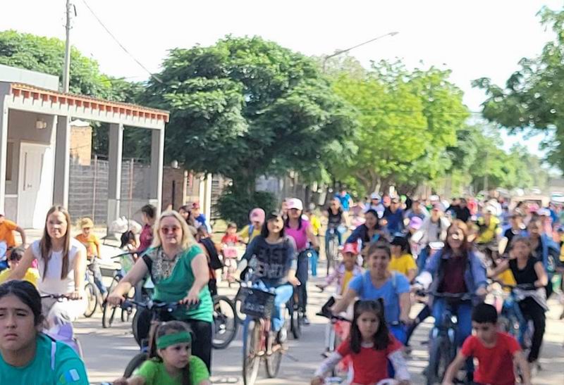 Con más de 450 alumnos, se realizó Bicicleteada Solidaria y Ecológica