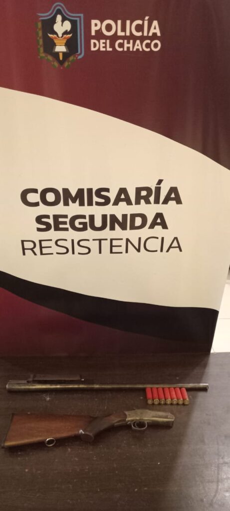 Investigan el hallazgo de una escopeta frente a Casa de Gobierno