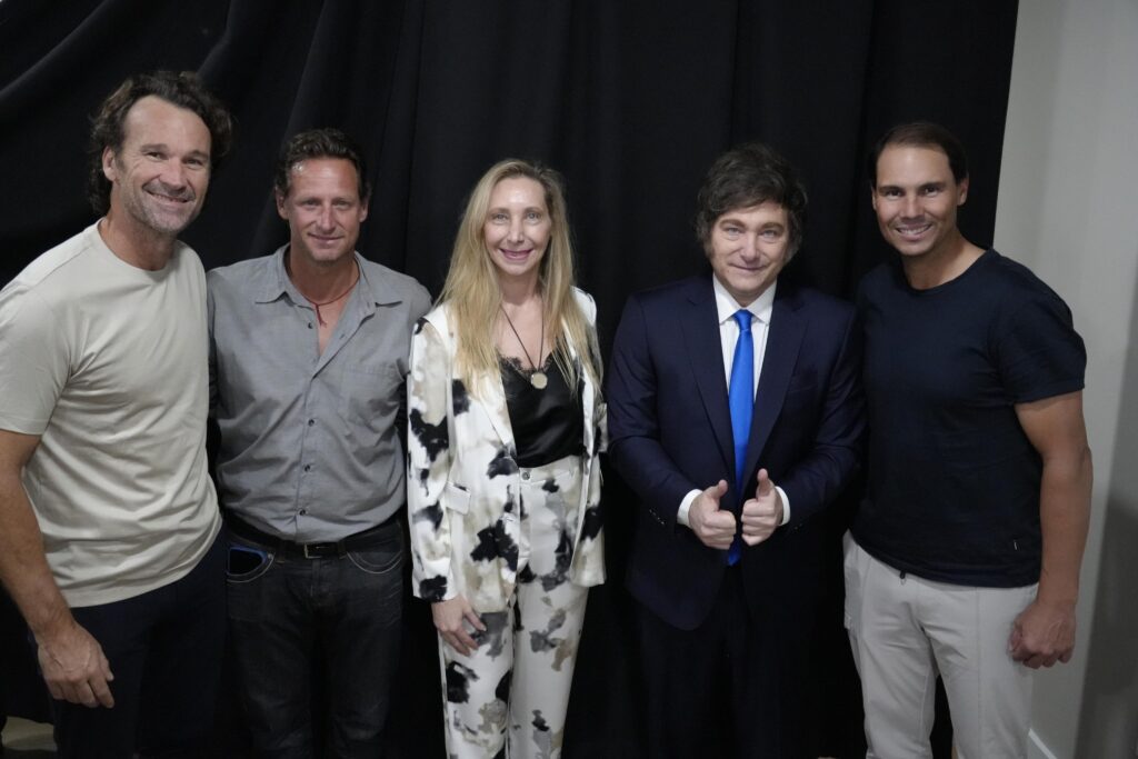 Foto inesperada: Milei se cruzó con Nadal, Nalbandián y Moyá en el America Business Forum