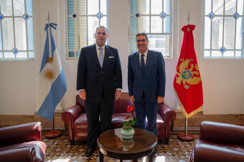 Capitanich impulsa vínculos comerciales