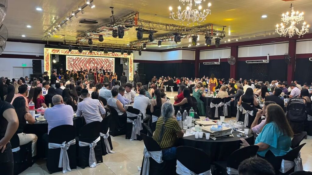 Una madre deliró en el casino $17 millones de la fiesta de egresados de un curso y desapareció