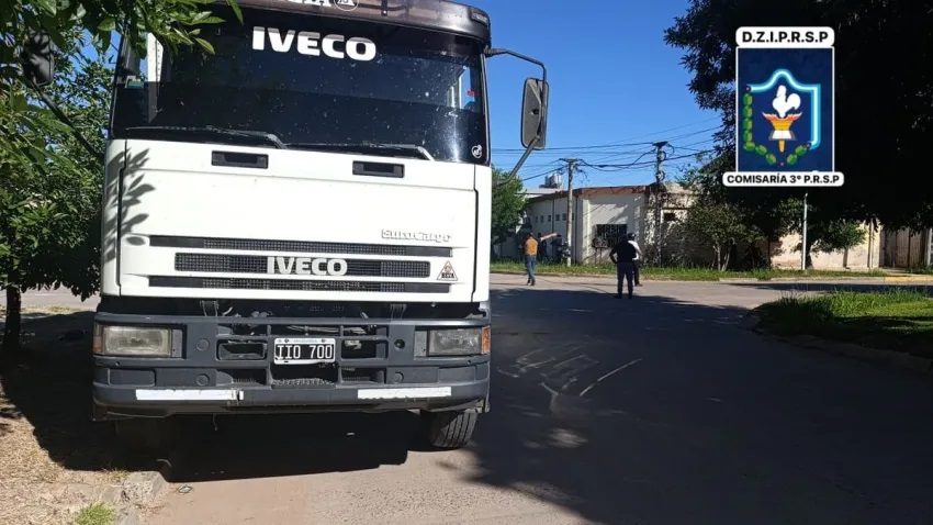 Tragedia en Sáenz Peña: motociclista murió tras chocar con un camión