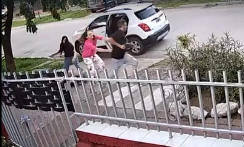 Investigaciones esclareció dos robos: allanamientos, secuestros y detenidos