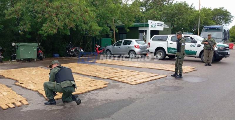 Secuestraron una tonelada de marihuana oculta en un camión frutero