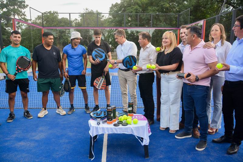 Presidencia Roca ya tiene su primera cancha de pádel