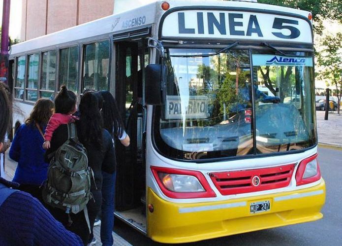 Desde este miércoles rige la nueva tarifa del transporte urbano en la provincia