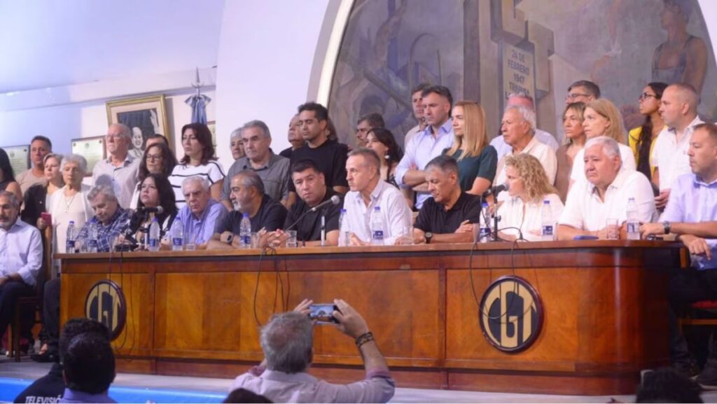 La CGT redobla la presión contra gobernadores y promete frenar la reforma laboral “hasta el último minuto”