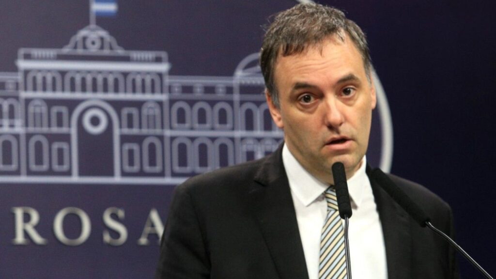 Imputaron a Manuel Adorni por enriquecimiento ilícito