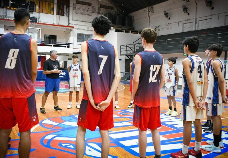 Jápez impulsa una mini-academia para las formativas de Villa