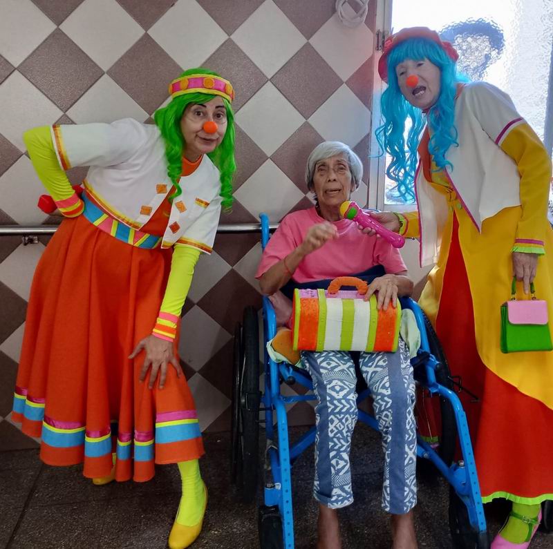 La risa como herramienta terapéutica: Payamédicos refuerza su labor en el Chaco