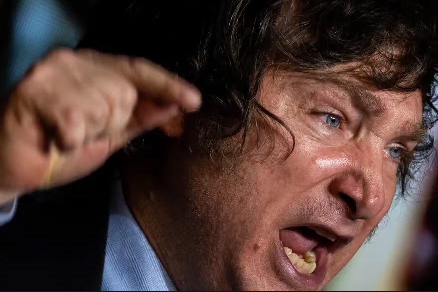 La imagen de Milei cayó 13 puntos desde enero y ya se ubica detrás de tres opositores