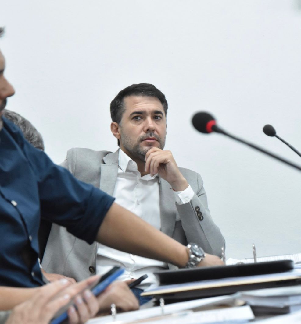 Faltazo de Meneses en la interpelación: «Se burlan del drama de los afiliados»