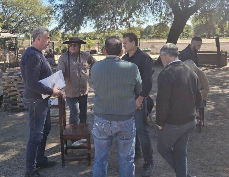 Emprendedores y productores continúan recibiendo asistencia