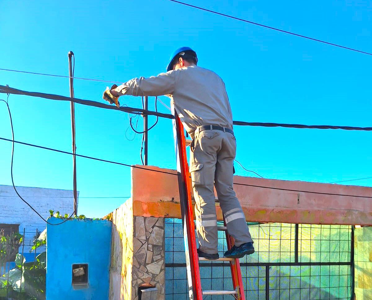 Luz, crisis y clandestinidad: crecen las conexiones ilegales en Chaco en medio de los aumentos