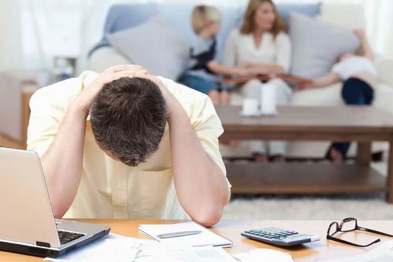 Familias endeudadas enfrentan cada vez mayores dificultades para pagar cuotas