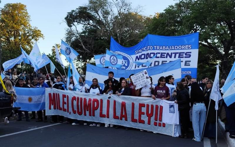 Masiva concurrencia en la marcha federal universitaria en Resistencia y Corrientes