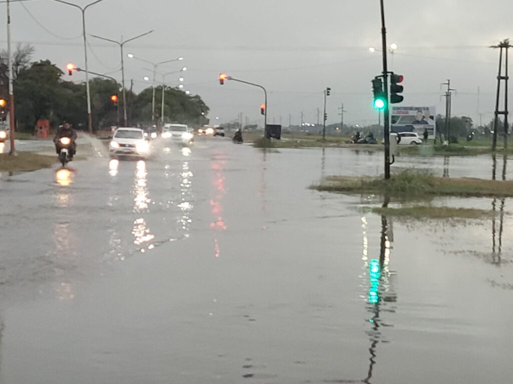 Resistencia bajo agua: intensas lluvias y alerta amarilla por tormentas en cinco departamentos del Chaco